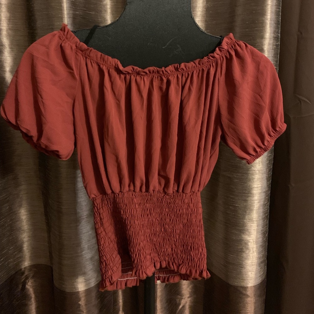 Blouse 🌺 - Picture 2 of 2